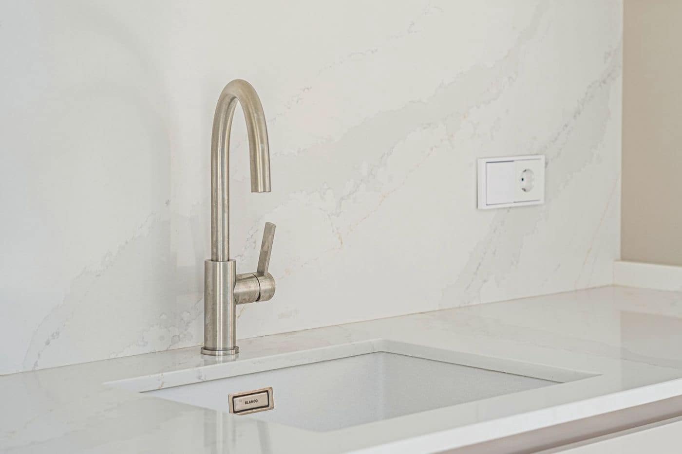 3 bedroom Villa for sale in Benahavis with pool - € 1,490,000 (Ref: 9428569)