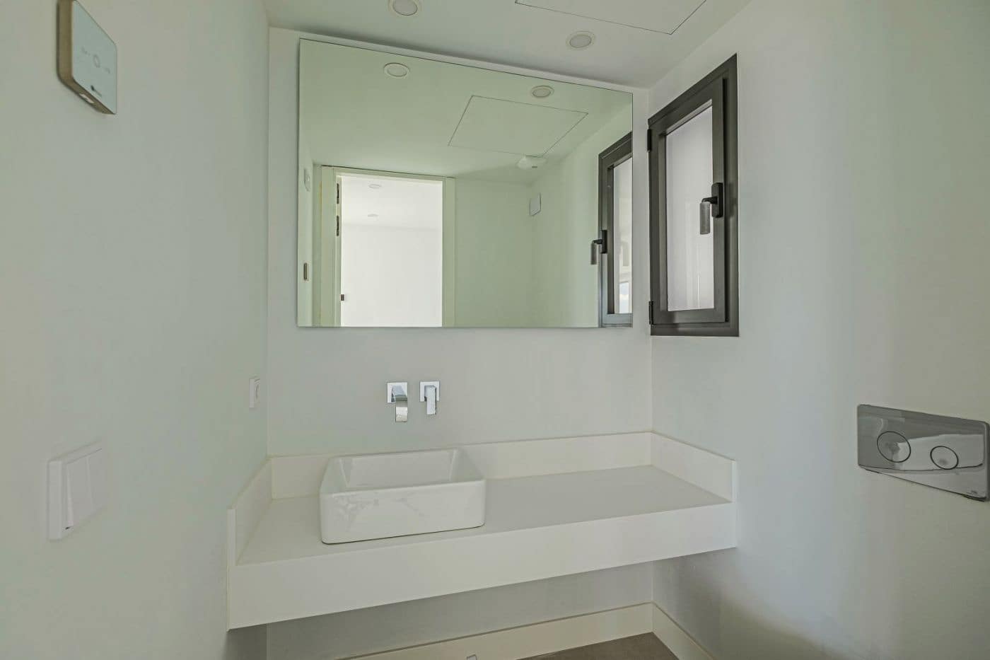 3 bedroom Villa for sale in Benahavis with pool - € 1,490,000 (Ref: 9428569)