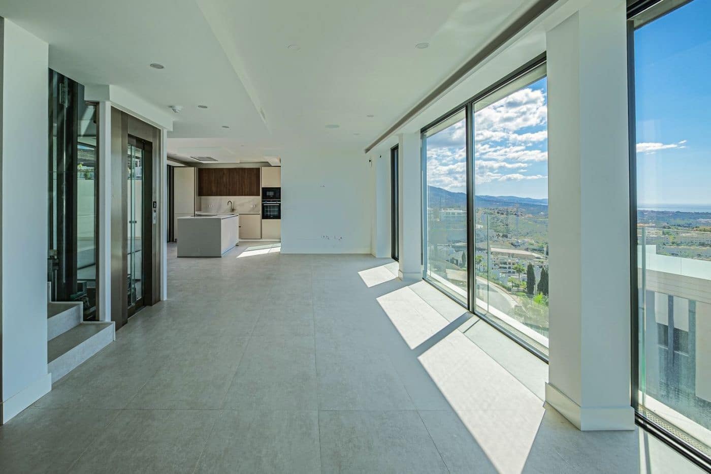 3 bedroom Villa for sale in Benahavis with pool - € 1,490,000 (Ref: 9428569)