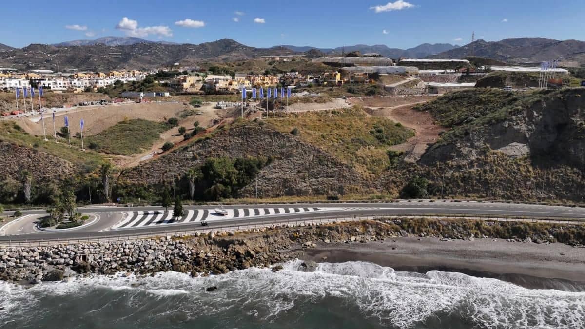 3 sovrum Radhus till salu i Torrox med pool - 388 000 € (Ref: 9428576)