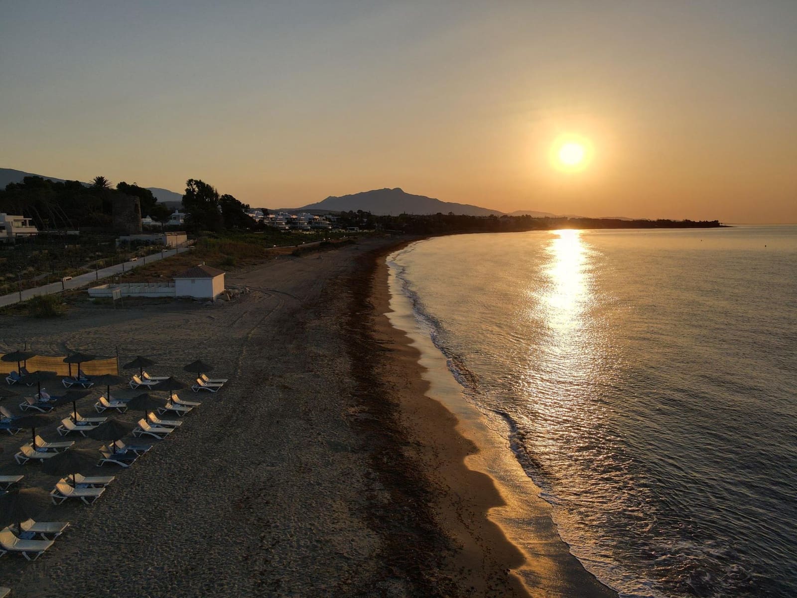 4 bedroom Penthouse for sale in Estepona with pool - € 2,190,000 (Ref: 9431873)