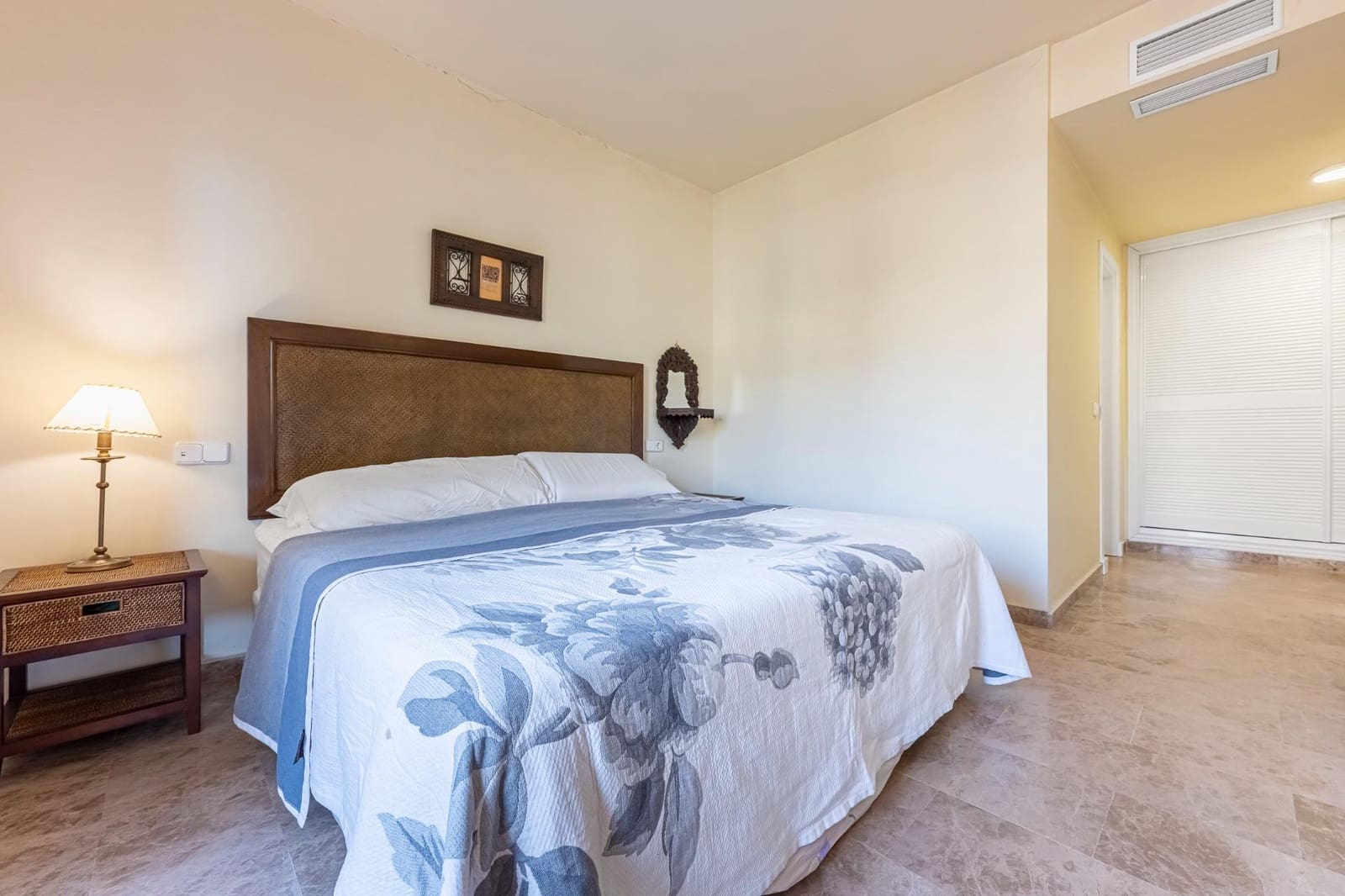 Piso de 3 habitaciones en Marbella en venta con piscina garaje - 579.000 € (Ref: 9433635)