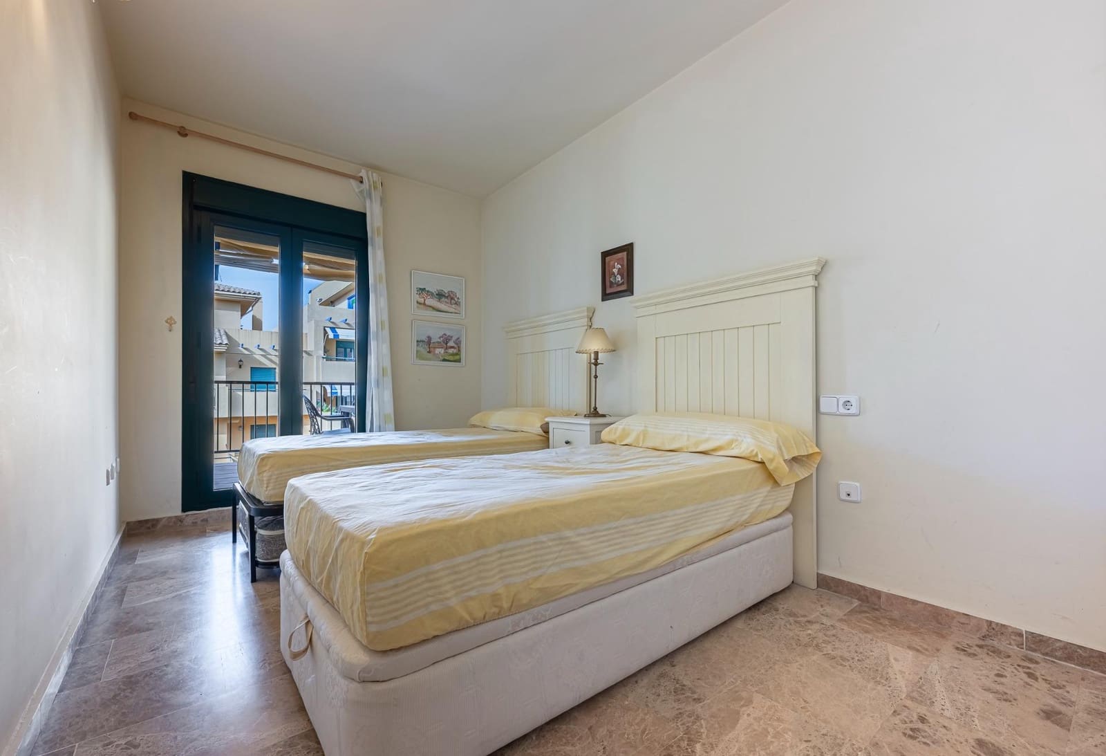 Piso de 3 habitaciones en Marbella en venta con piscina garaje - 579.000 € (Ref: 9433635)