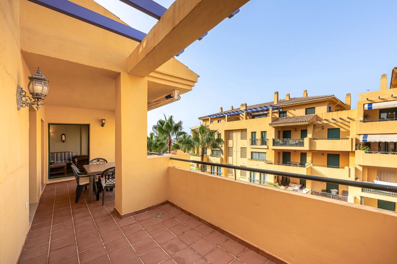 Piso de 3 habitaciones en Marbella en venta con piscina garaje - 579.000 € (Ref: 9433635)