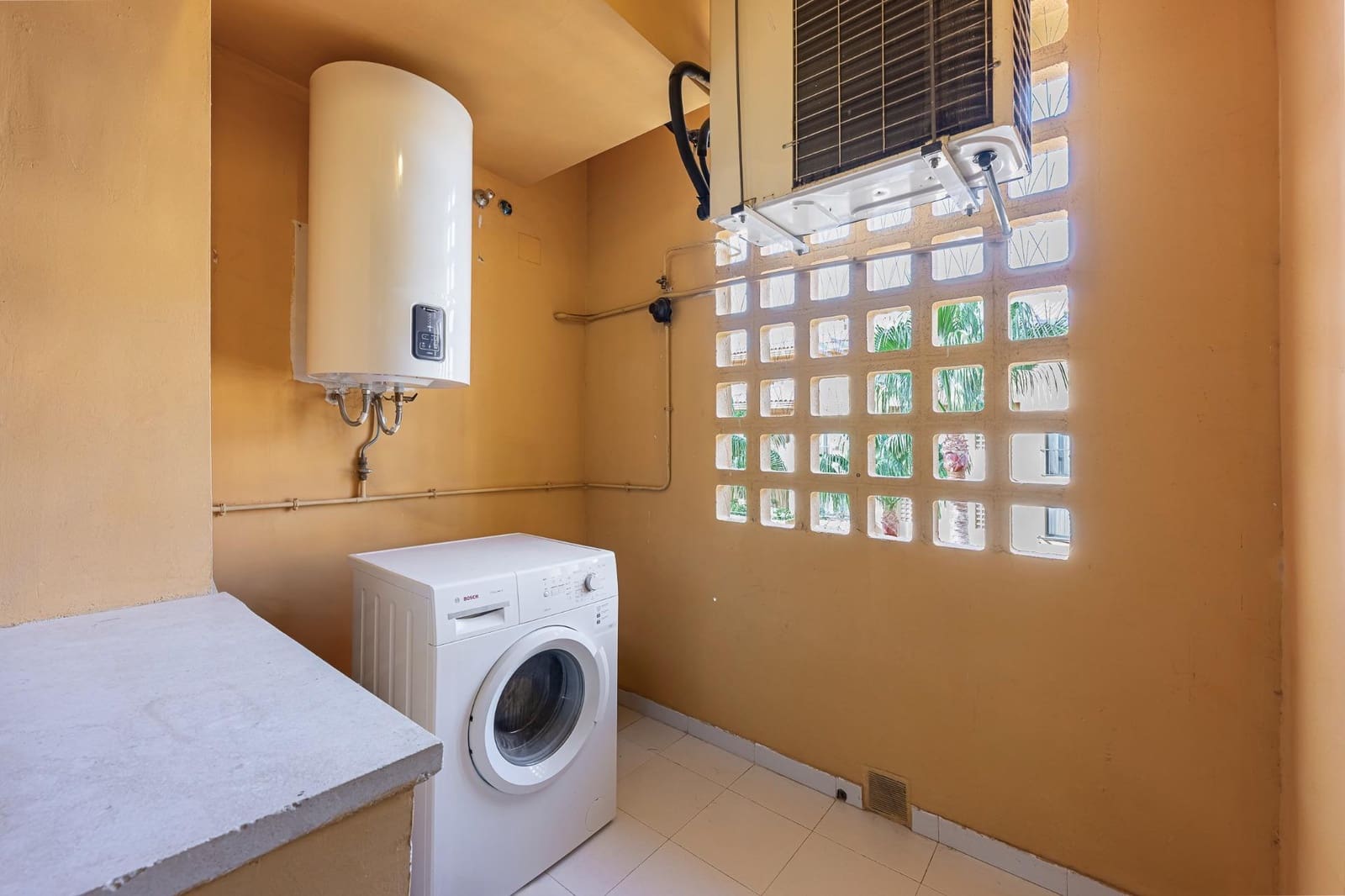 Piso de 3 habitaciones en Marbella en venta con piscina garaje - 567.500 € (Ref: 9433635)