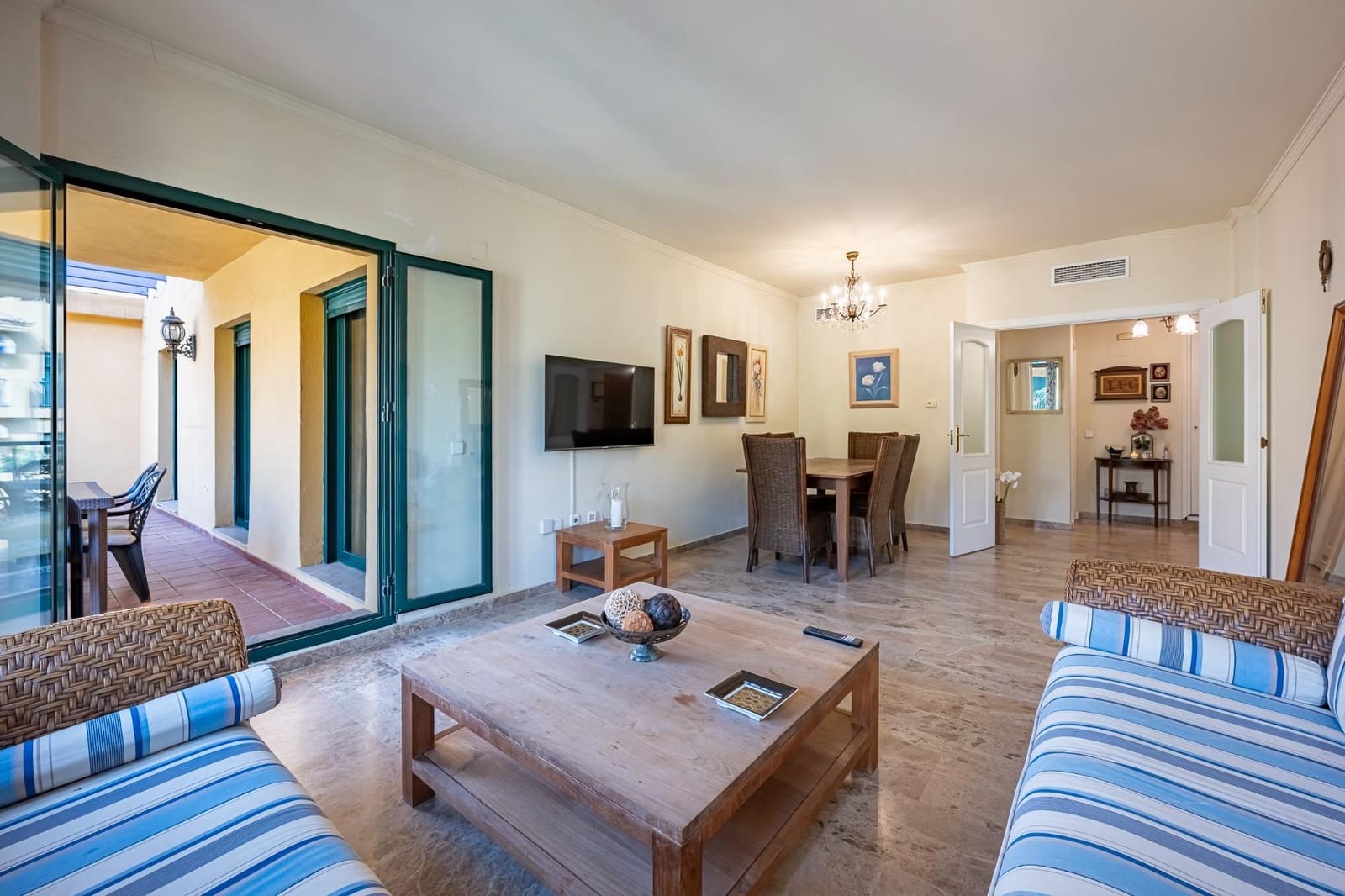 Piso de 3 habitaciones en Marbella en venta con piscina garaje - 567.500 € (Ref: 9433635)