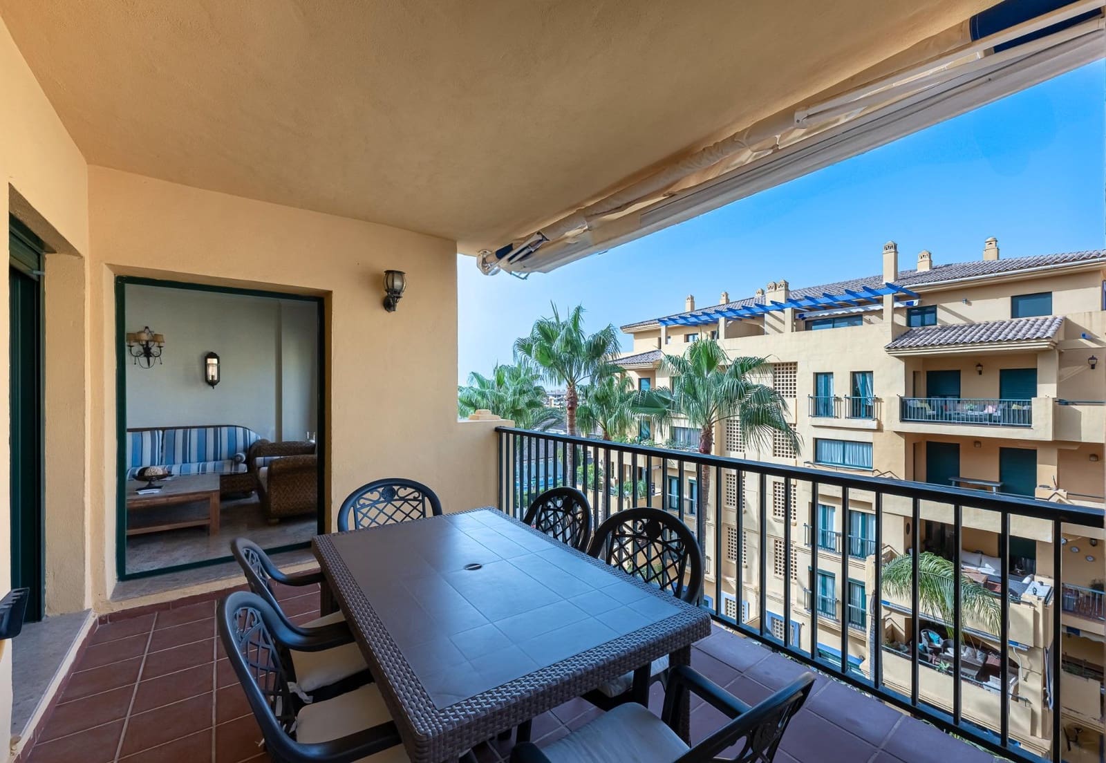 Piso de 3 habitaciones en Marbella en venta con piscina garaje - 567.500 € (Ref: 9433635)