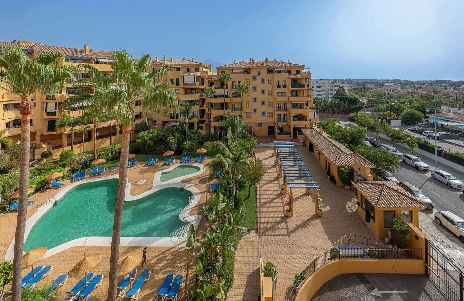 Piso de 3 habitaciones en Marbella en venta con piscina garaje - 567.500 € (Ref: 9433635)