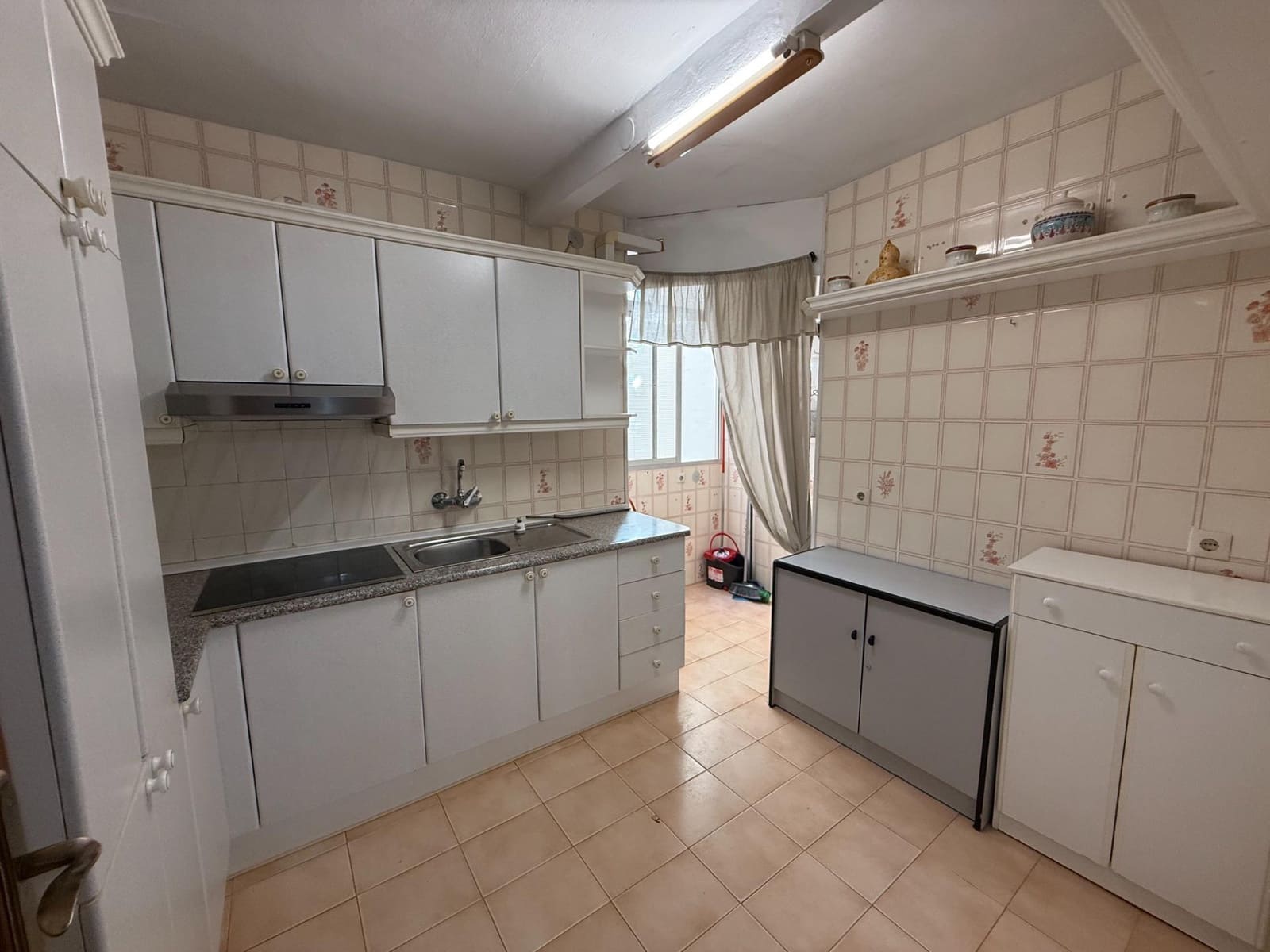 4 slaapkamer Flat te koop in Fuengirola met garage - € 285.000 (Ref: 9433636)