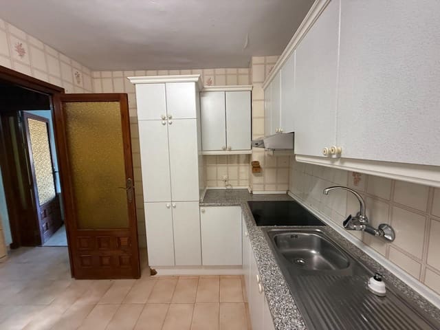 4 slaapkamer Flat te koop in Centro ciudad, Fuengirola met garage - € 285.000 (Ref: 9433636)