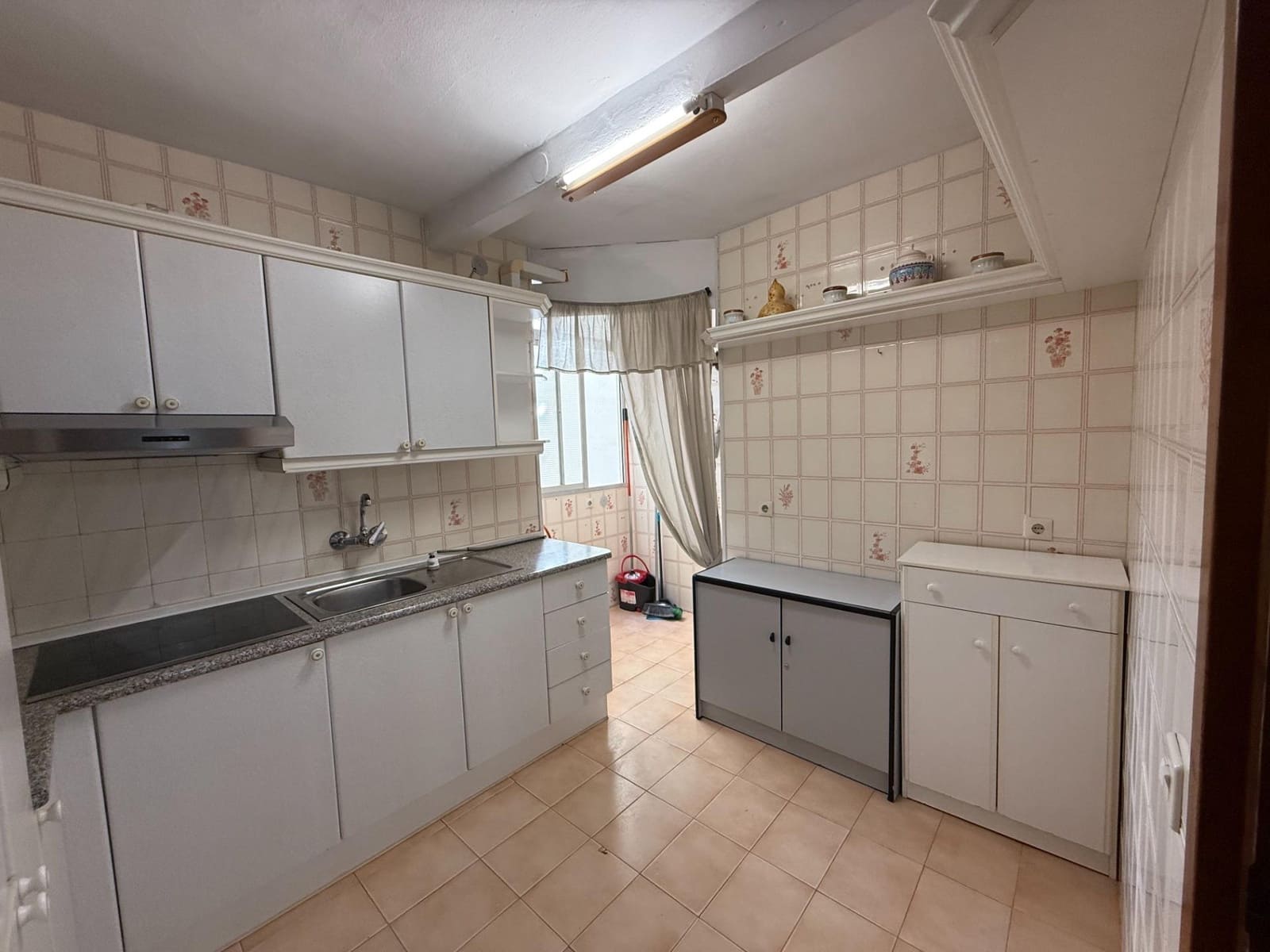 4 slaapkamer Flat te koop in Fuengirola met garage - € 285.000 (Ref: 9433636)