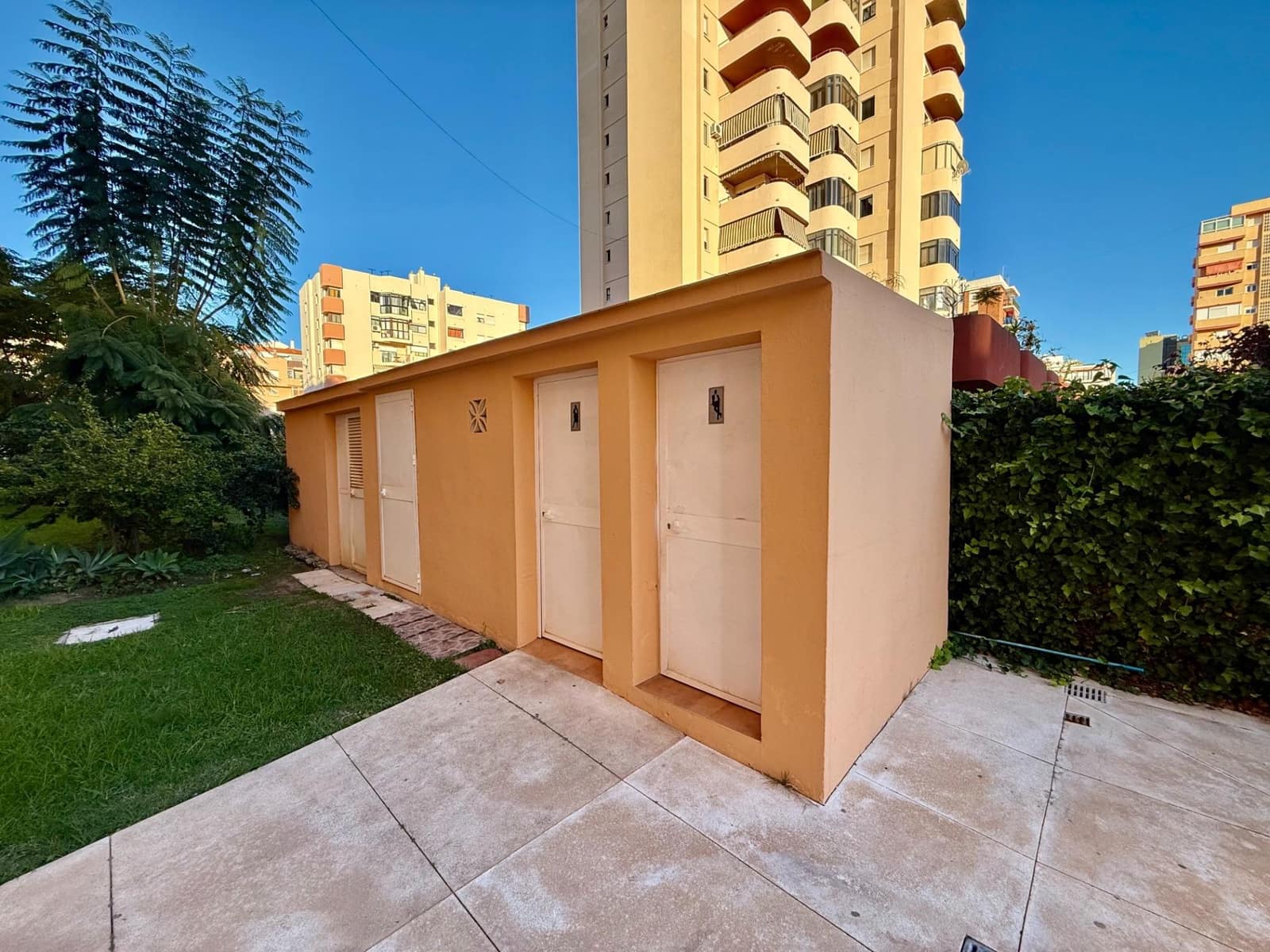 Piso de 3 habitaciones en Fuengirola en venta con piscina - 350.000 € (Ref: 9433637)