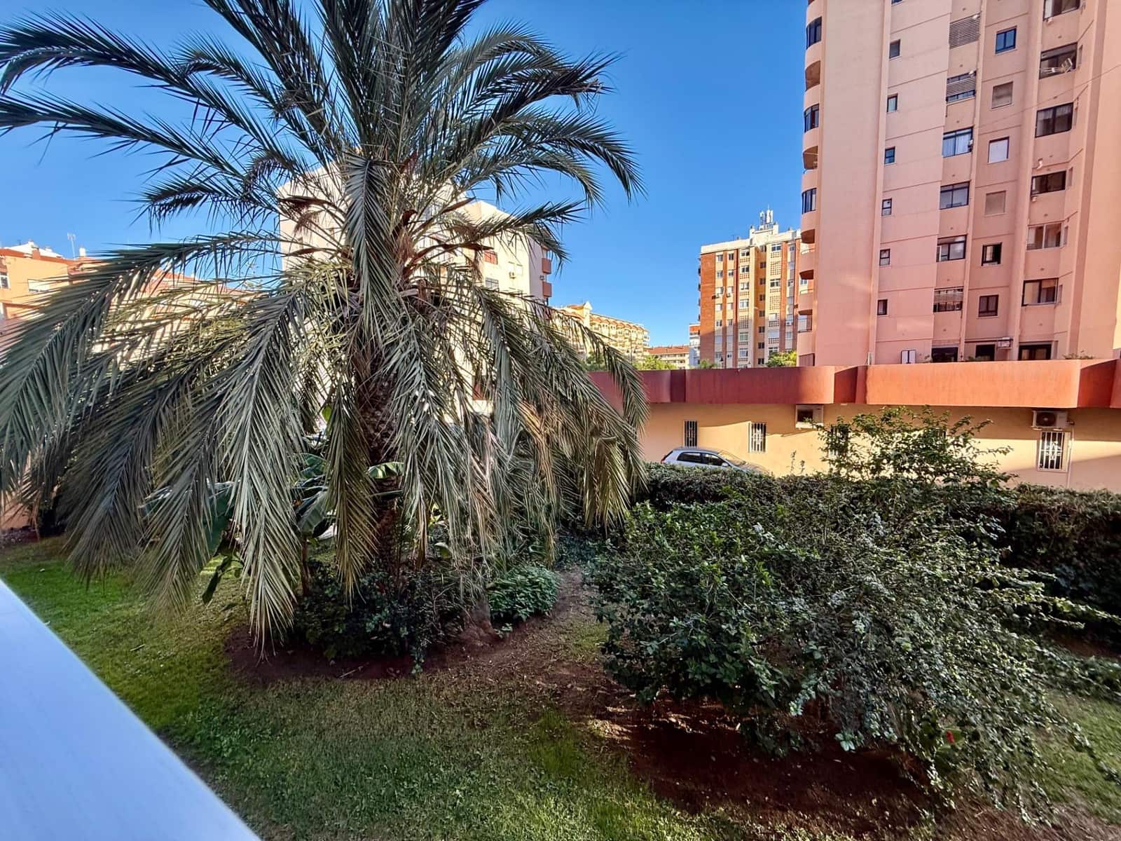 Piso de 3 habitaciones en Fuengirola en venta con piscina - 350.000 € (Ref: 9433637)