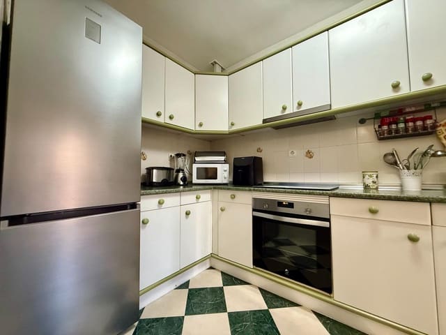 3 bedroom Flat for sale in Fuengirola with pool - € 350,000 (Ref: 9433637)