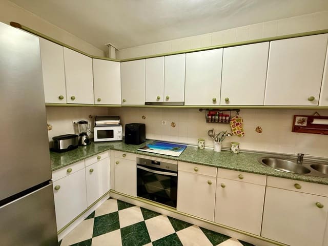 3 bedroom Flat for sale in Fuengirola with pool - € 350,000 (Ref: 9433637)