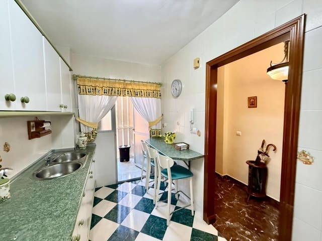 3 bedroom Flat for sale in Fuengirola with pool - € 350,000 (Ref: 9433637)