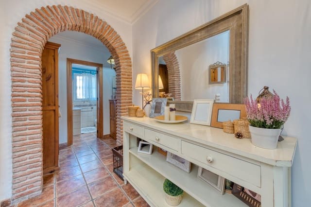 3 slaapkamer Rijtjeshuis te koop in Los Boliches , Fuengirola met garage - € 940.000 (Ref: 9451129)