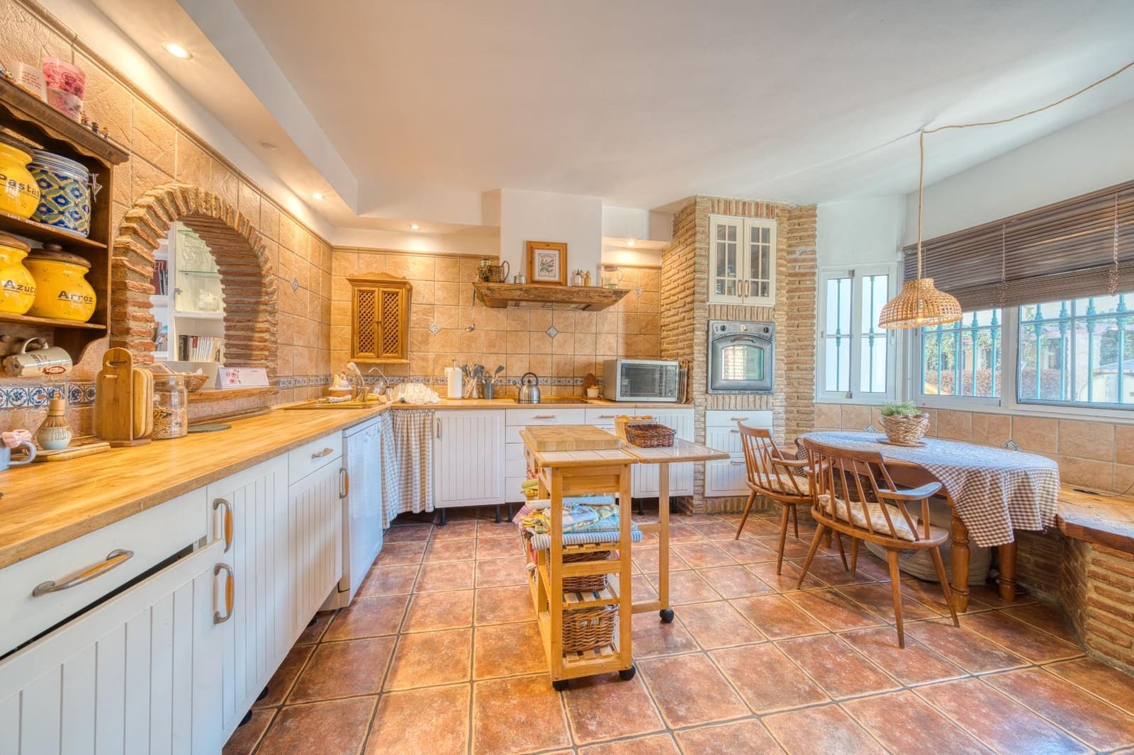 3 slaapkamer Rijtjeshuis te koop in Fuengirola met garage - € 940.000 (Ref: 9451129)