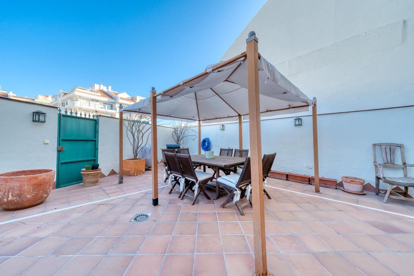 3 slaapkamer Rijtjeshuis te koop in Fuengirola met garage - € 940.000 (Ref: 9451129)
