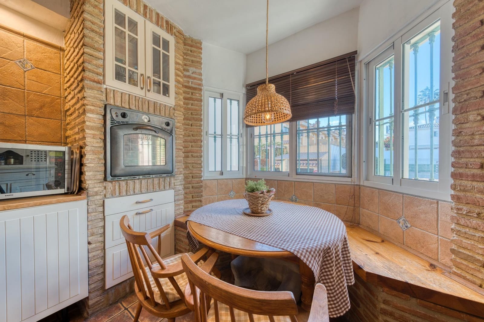 3 slaapkamer Rijtjeshuis te koop in Fuengirola met garage - € 940.000 (Ref: 9451129)