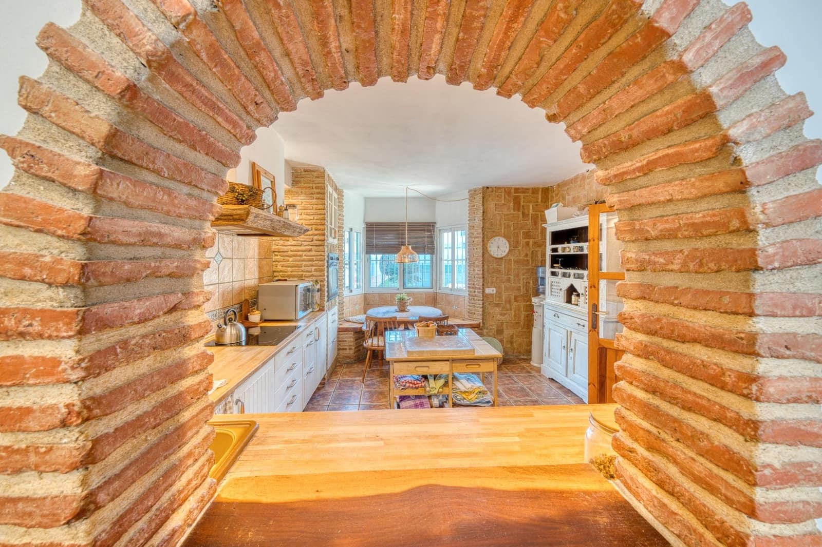 3 slaapkamer Rijtjeshuis te koop in Fuengirola met garage - € 940.000 (Ref: 9451129)