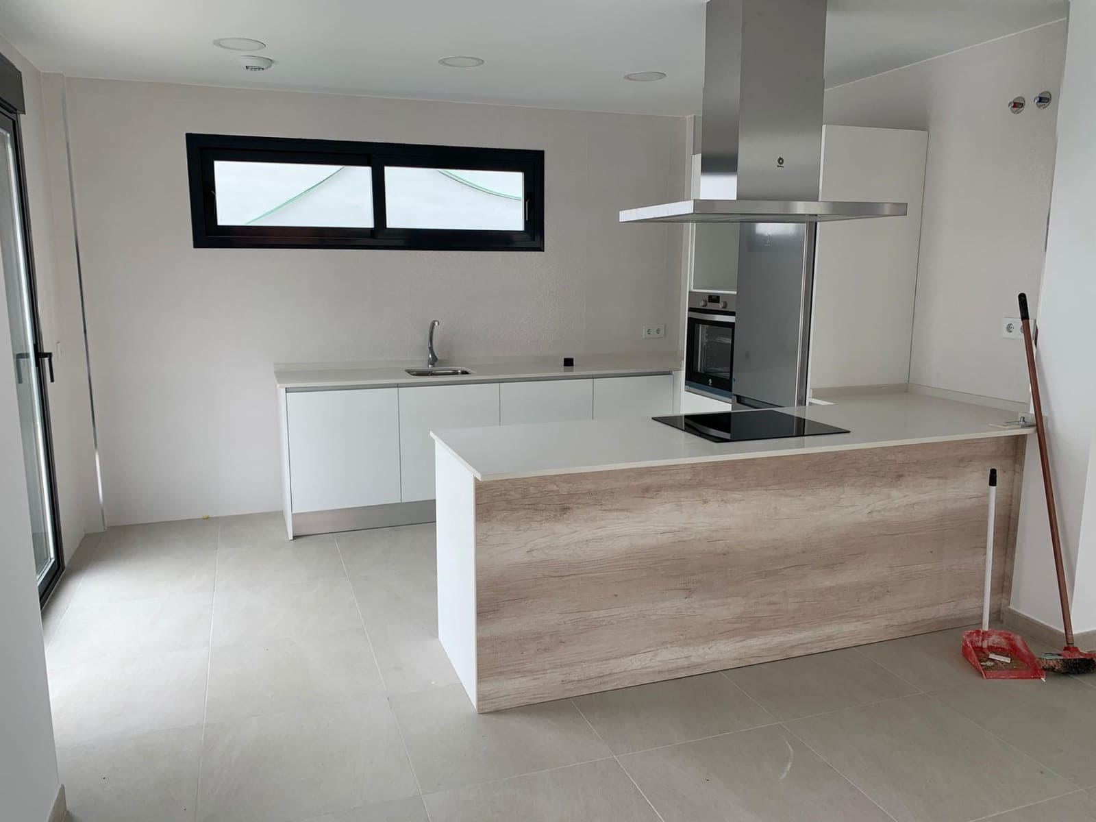 Chalet de 4 habitaciones en Manilva en venta con piscina - 730.000 € (Ref: 9468850)