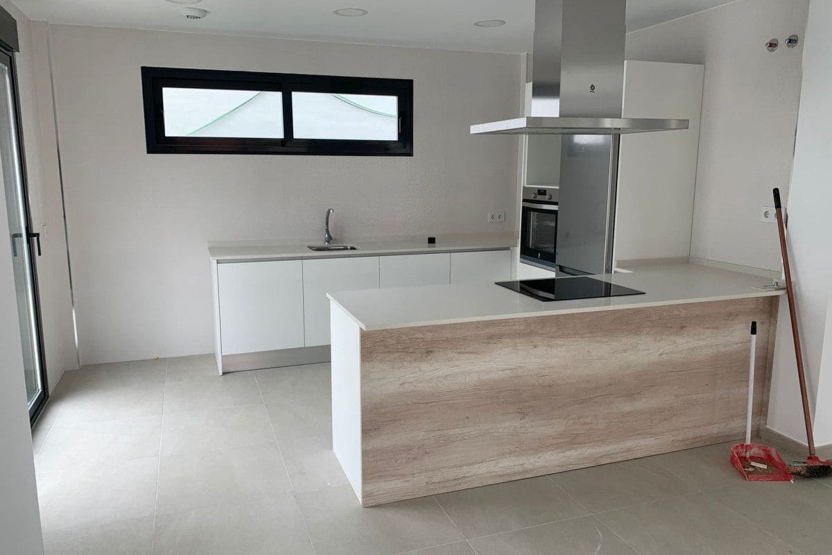 4 sypialnia Willa na sprzedaż w Manilva z basenem - 730 000 € (Ref: 9468850)