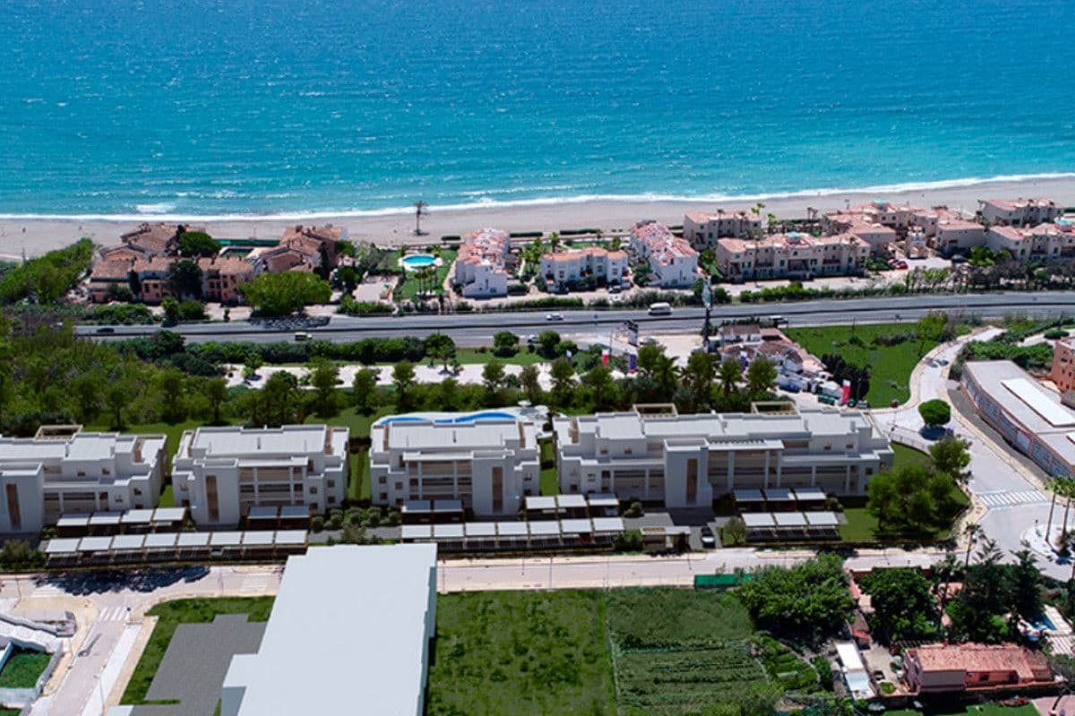 3 bedroom Penthouse for sale in Casares with pool - € 535,000 (Ref: 9468854)