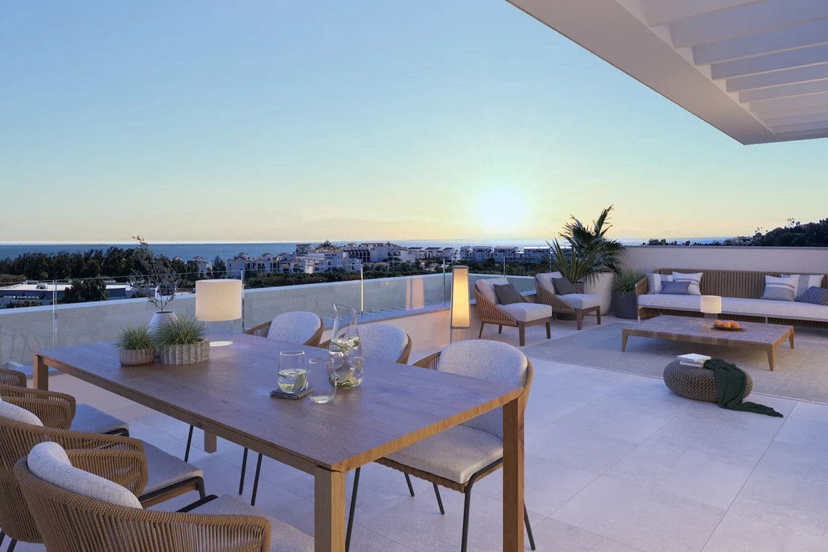 3 Zimmer Penthouse zu verkaufen in Estepona mit Pool - 564.000 € (Ref: 9468863)