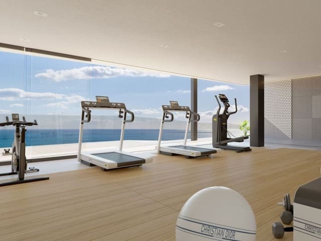 3 slaapkamer Flat te koop in Carvajal, Fuengirola met zwembad - € 1.655.000 (Ref: 9468901)