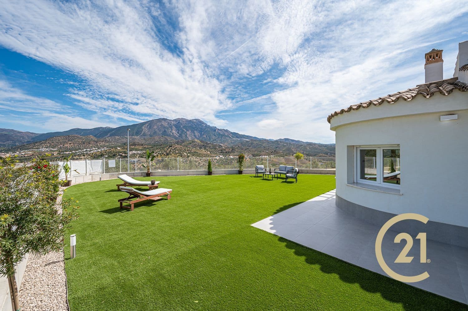 3 Zimmer Villa zu verkaufen in Vinuela mit Pool - 365.000 € (Ref: 9468943)