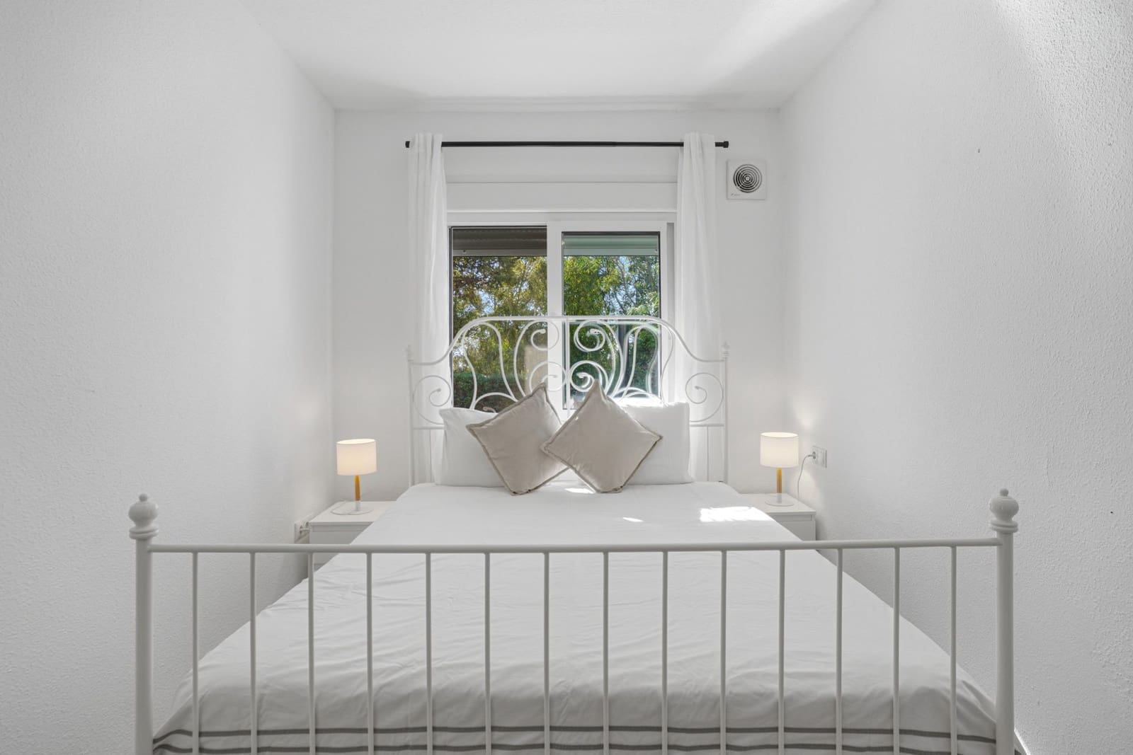 5 sovrum Villa till salu i Sitio de Calahonda med pool garage - 650 000 € (Ref: 9488387)