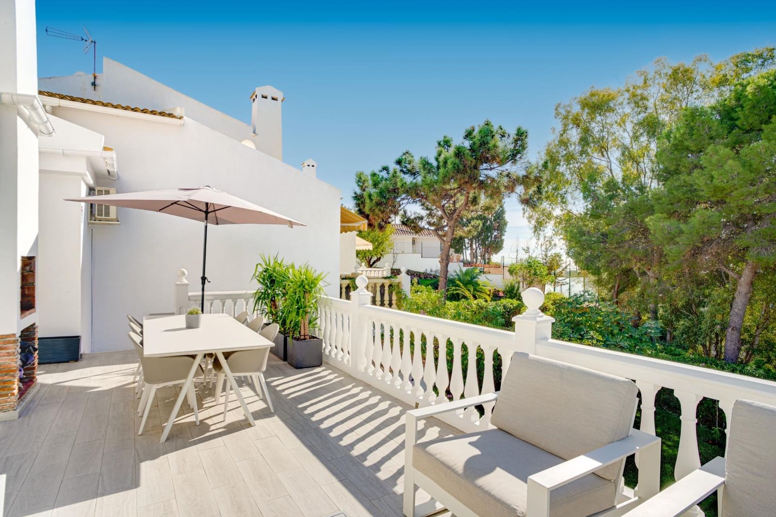 5 sovrum Villa till salu i Sitio de Calahonda med pool garage - 650 000 € (Ref: 9488387)