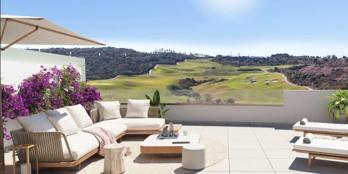 2 makuuhuone Kattohuoneisto myytävänä paikassa La Linea de la Concepcion mukana uima-altaan - 889 000 € (Ref: 9530739)