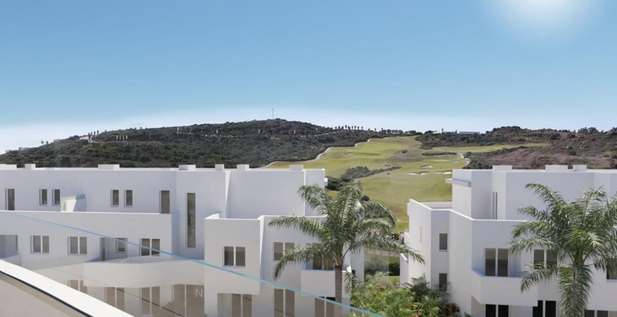 2 makuuhuone Kattohuoneisto myytävänä paikassa La Linea de la Concepcion mukana uima-altaan - 889 000 € (Ref: 9530739)