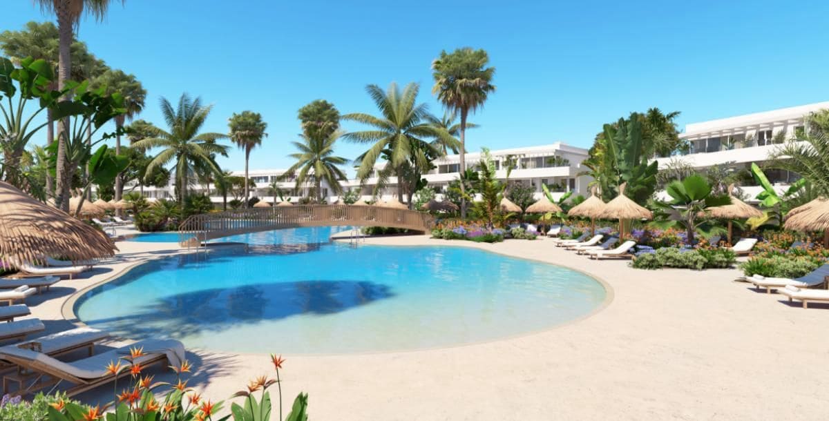 2 soverom Leilighet til salgs i La Linea de la Concepcion med svømmebasseng - € 629 000 (Ref: 9530791)