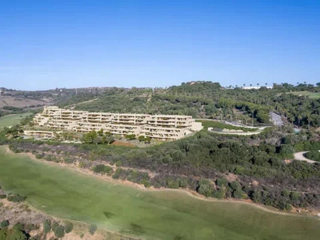 2 sypialnia Apartament na sprzedaż w La Linea de la Concepcion z basenem garażem - 482 000 € (Ref: 9530794)