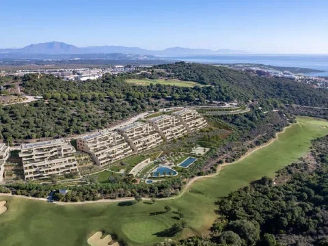 2 sypialnia Apartament na sprzedaż w La Linea de la Concepcion z basenem garażem - 482 000 € (Ref: 9530794)