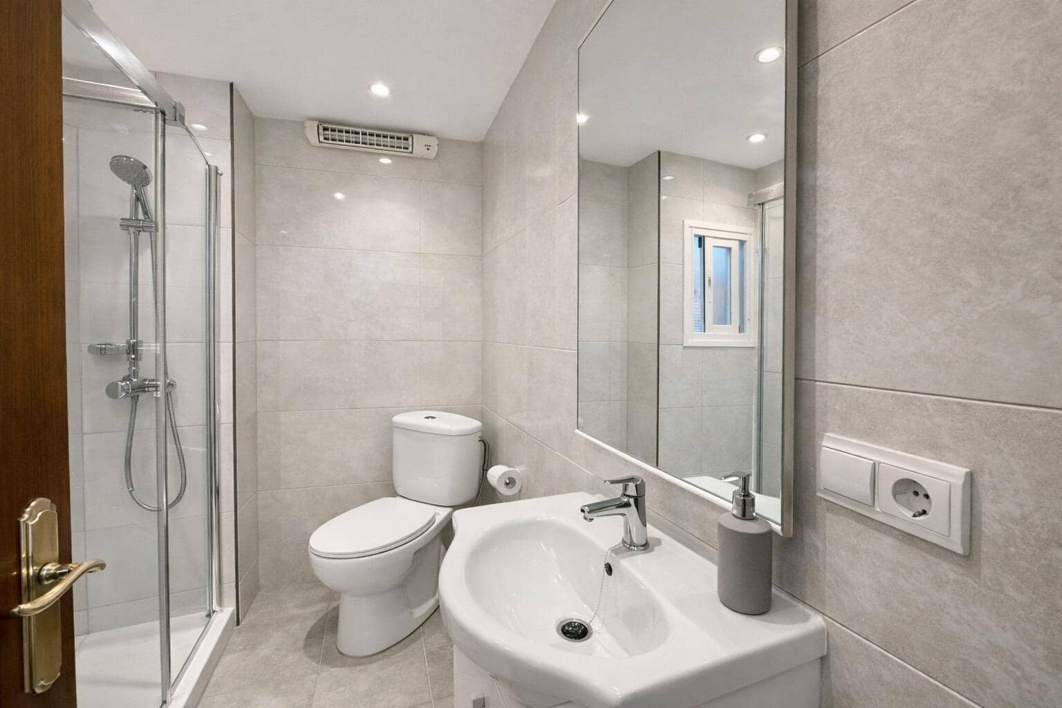 2 bedroom Flat for sale in Las Lagunas de Mijas - € 210,000 (Ref: 9541234)