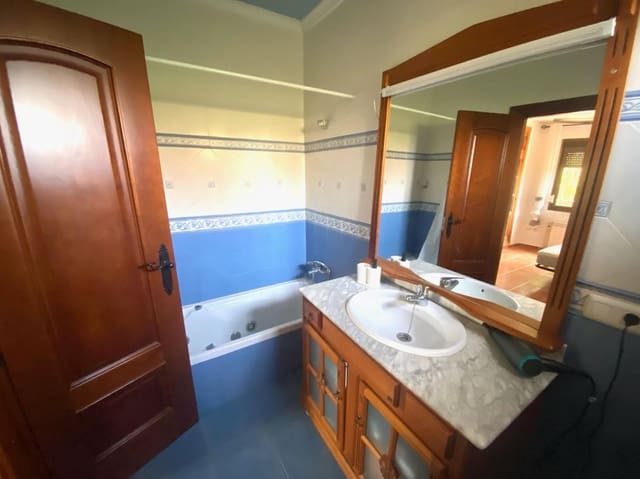 5 bedroom Villa for rent in Pinos de Alhaurin, Alhaurín de la Torre with pool garage - € 2,900 (Ref: 9561912)