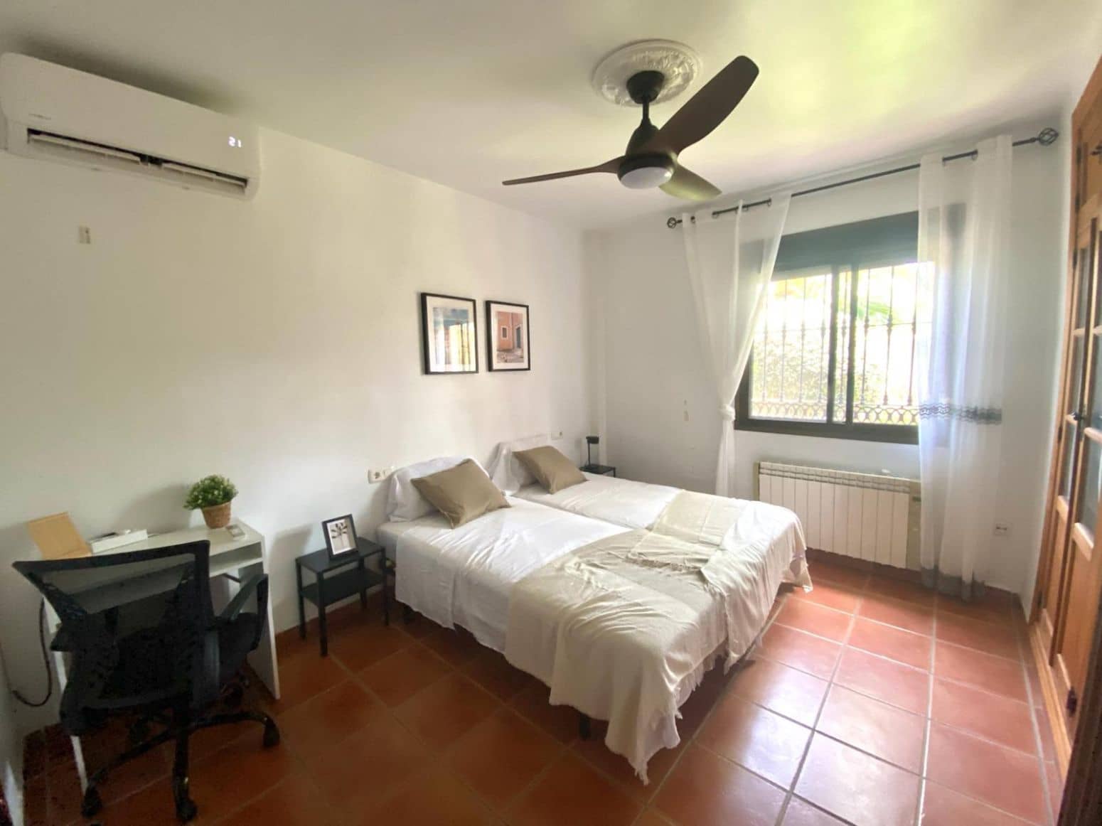 5 bedroom Villa for rent in Pinos de Alhaurin with pool garage - € 2,900 (Ref: 9561912)