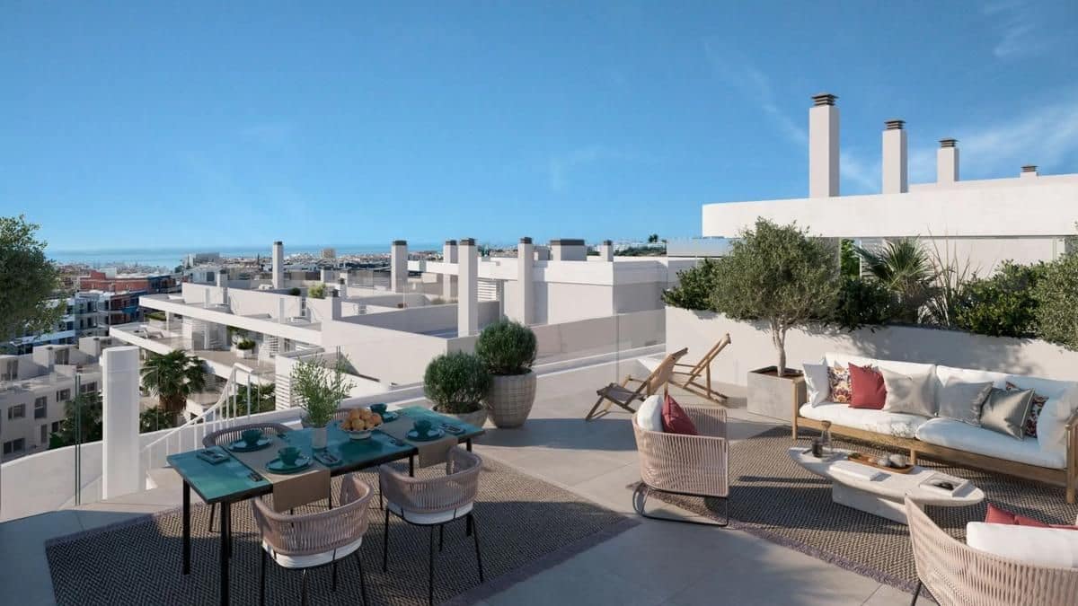 3 chambre Villa/Maison Mitoyenne à vendre à Estepona avec piscine - 420 000 € (Ref: 9568757)