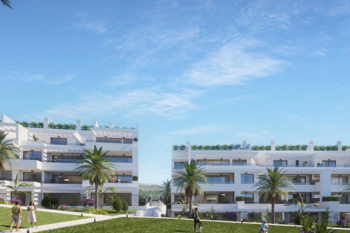 Apartamento de 3 habitaciones en Estepona en venta con piscina - 700.000 € (Ref: 9619392)
