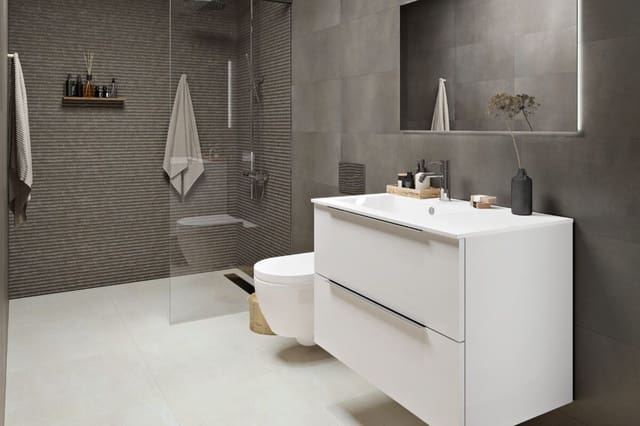 Apartamento de 3 habitaciones en Estepona en venta con piscina - 700.000 € (Ref: 9619392)