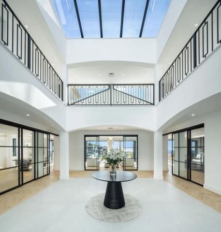 5 bedroom Villa for sale in La Quinta, Benahavís with pool - € 4,900,000 (Ref: 9639520)