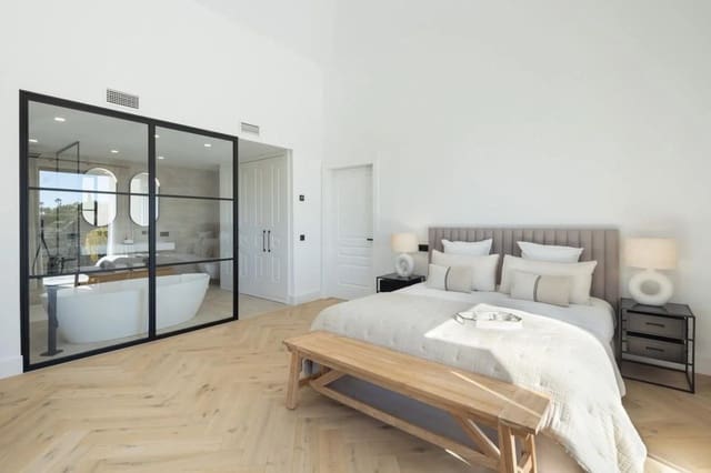 5 bedroom Villa for sale in La Quinta, Benahavís with pool - € 4,900,000 (Ref: 9639520)