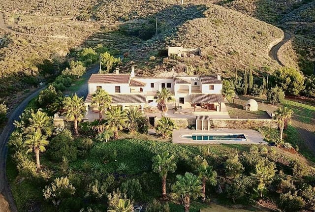 Finca/Casa Rural de 11 habitaciones en Aguilas en venta con piscina garaje - 790.000 € (Ref: 8776954)
