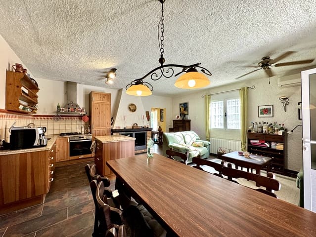 4 makuuhuone Huvila myytävänä paikassa Lorca mukana uima-altaan 
autotalli - 265 000 € (Ref: 8781834)