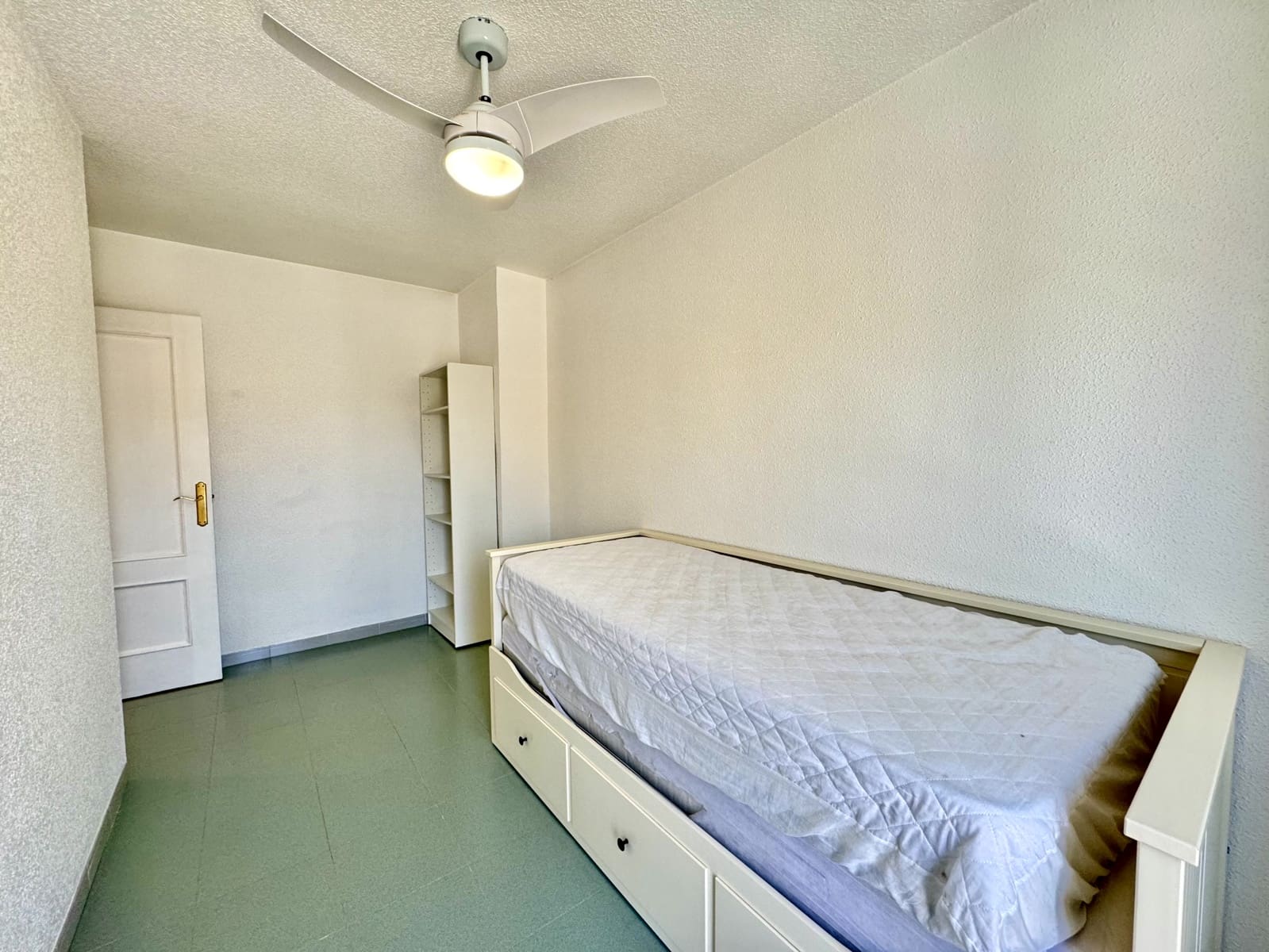 4 soverom Kjedet enebolig til salgs i Calabardina med svømmebasseng garasje - € 240 000 (Ref: 9107918)