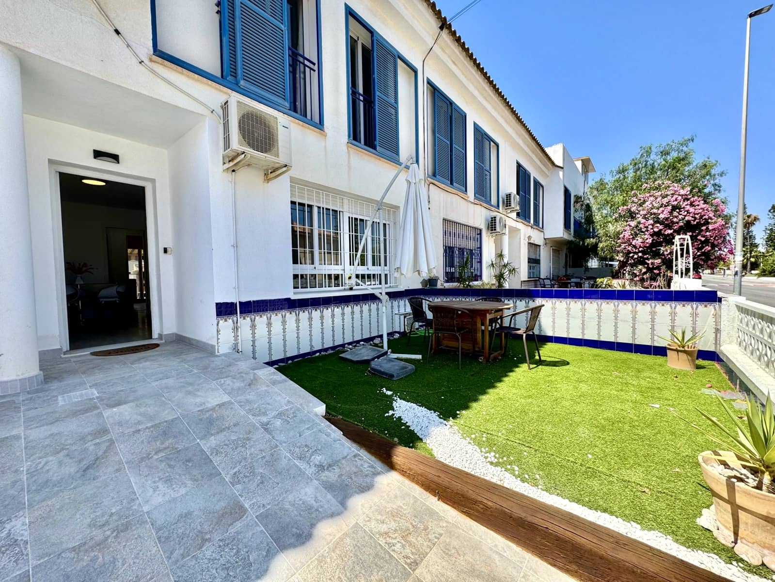 4 soverom Kjedet enebolig til salgs i Calabardina med svømmebasseng garasje - € 240 000 (Ref: 9107918)